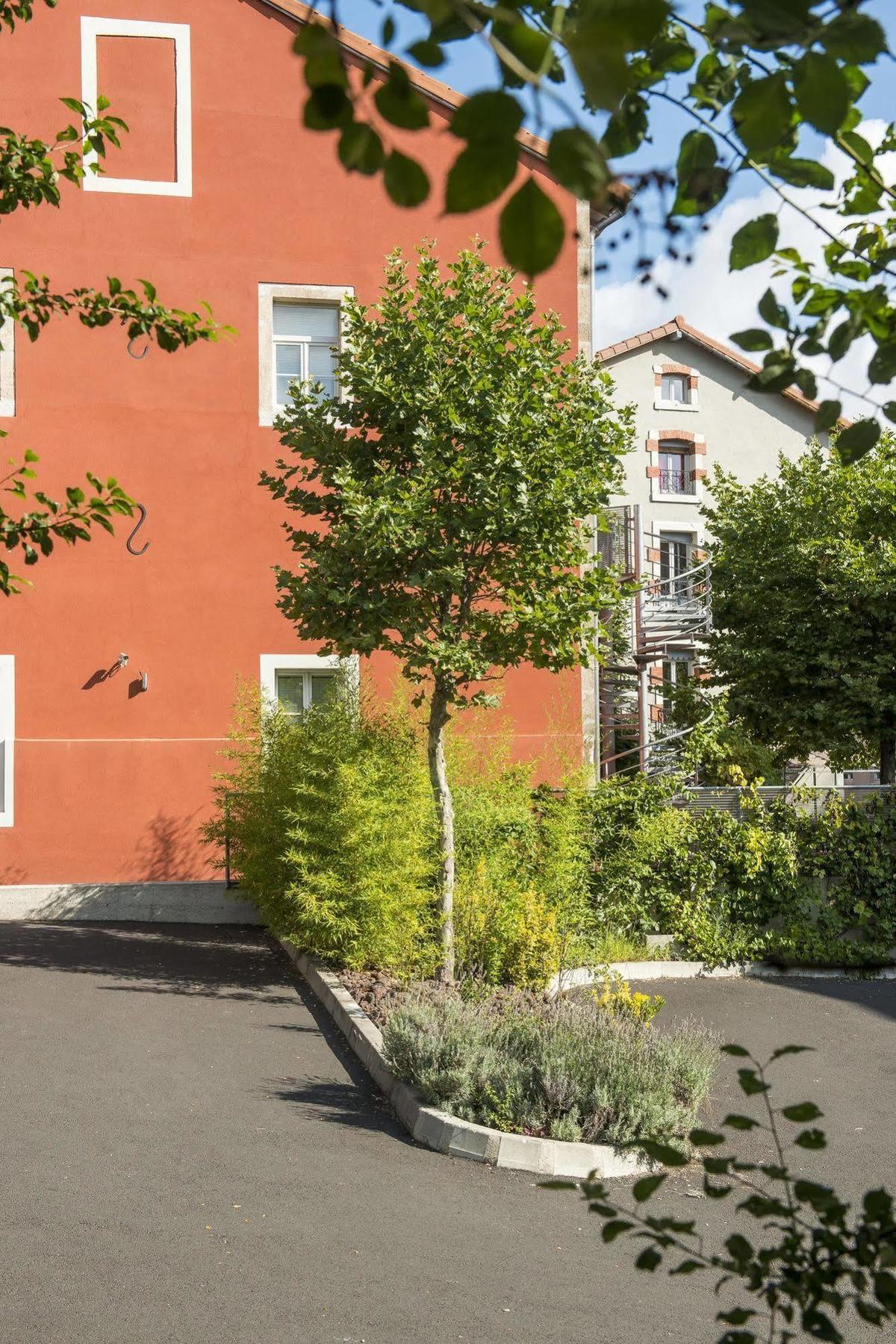 Hotel Des Capucins Le Puy-en-Velay Esterno foto